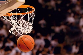 贝博体育-梅西五场连杀碾压对手，塞尔维亚绝境反击挑战极限—足坛双雄闪耀，激情永不落幕